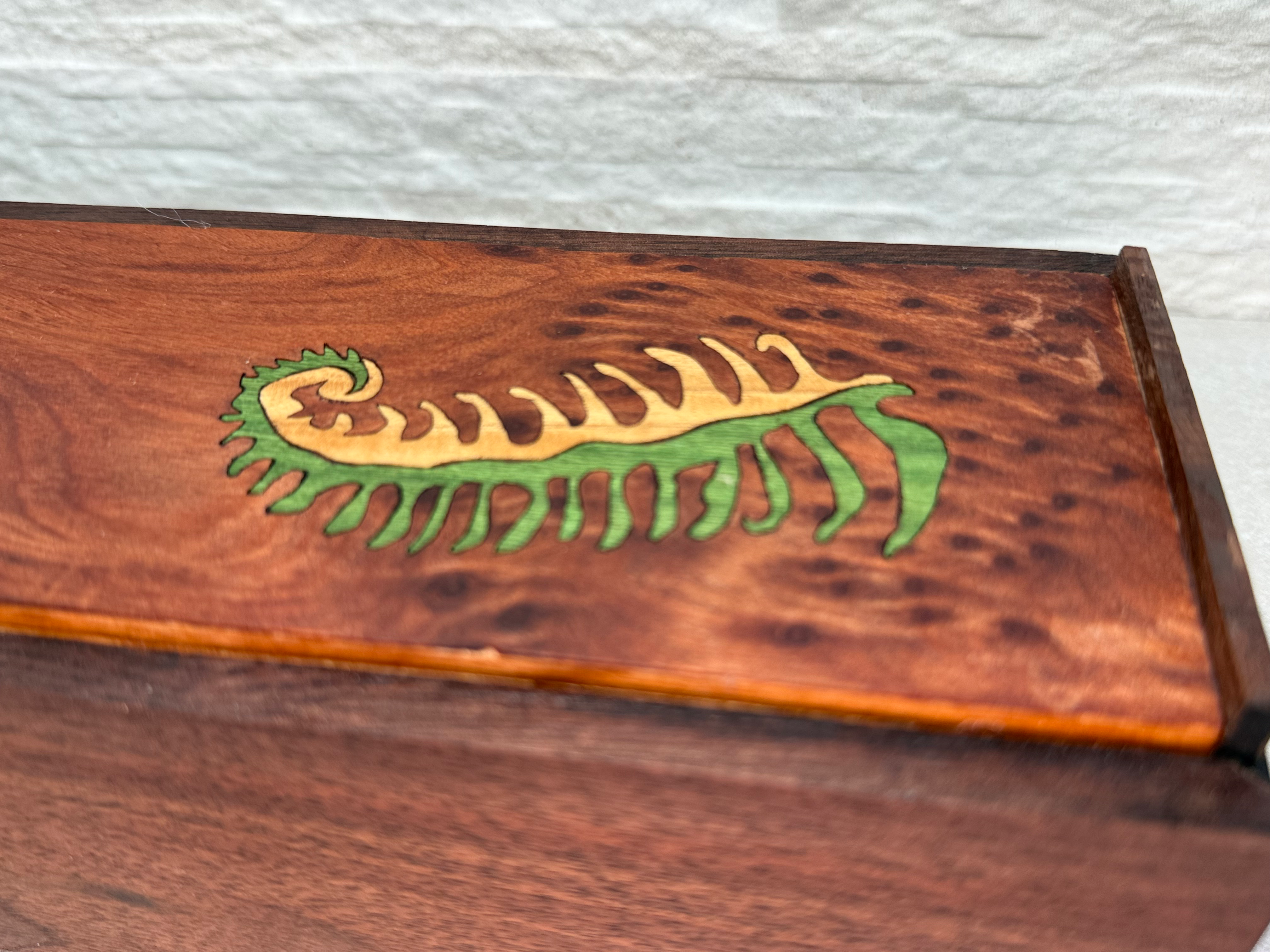 Fiddlehead Redwood Slider Box